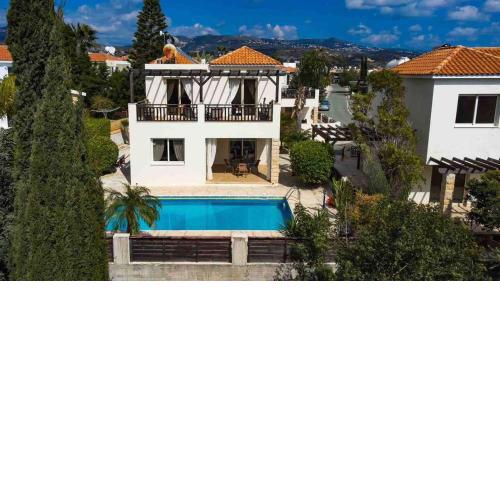 Beautiful 3-Bed Villa in Coral Bay