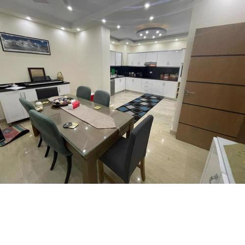 Beautiful 3-Bedroom Apartment on the Ground Floor with Personal Backyard Area and Terrace with Direct Pool Access and Pool View