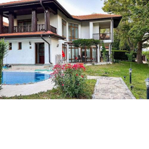 Beautiful and quiet family villa