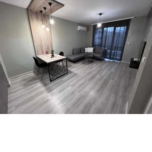 Beautiful Apartment free Parking Garage