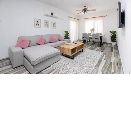 Beautiful Apartment in Harbour Paphos, Central & Close to Beach