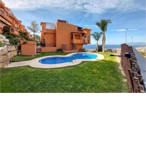 Beautiful Apartment In Torre De Benagalbón