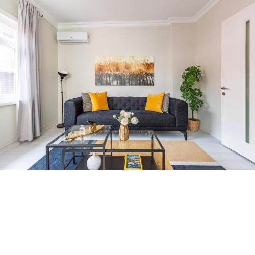 Beautiful Bright 3bd15bath Central House! #345