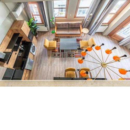 Beautiful Bright Cool Modern 1bd Balat Loft! #329