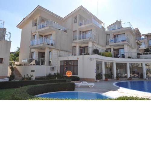 Beautiful family villa with sea view