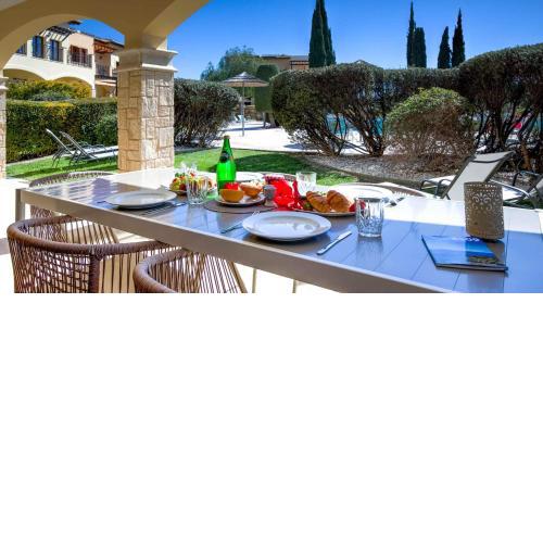 Beautiful Ground Floor Apartment BC02 - Lelantos, Theseus Village