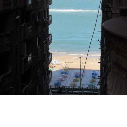 Beautiful sea view at Miami Beach & Montaza palace with Wi-Fi, شقة بجوار شاطئ ميامي و قصر المنتزة ترى البحر منظر جميل