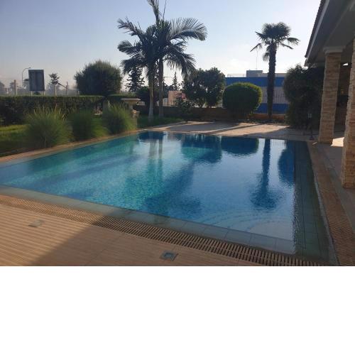 Beautiful spacious house with swimming pool