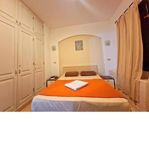 bedroom in west golf 1