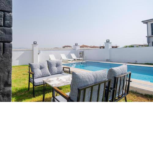 Belek kadriye land of legend otel karşısı luxe villa arka taraf