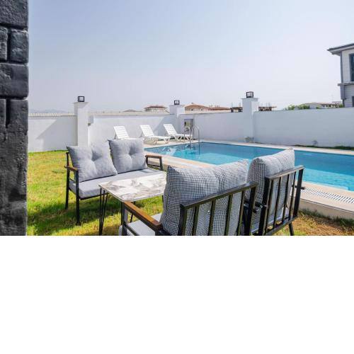 Belek kadriye land of legend otel karşısı luxe villa ön taraf