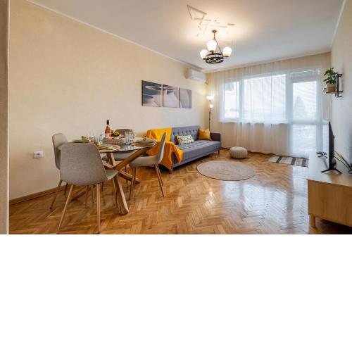 Bella 2BR Apartment