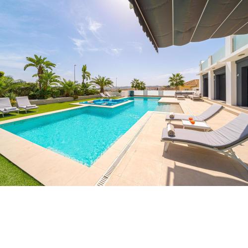 Belvilla by Oyo Villa Torremendo