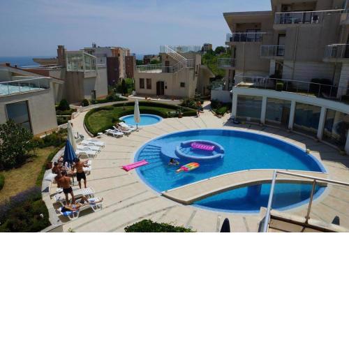Big 3 Floor Villa With Pool And Beach