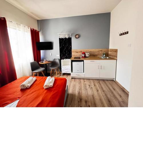 Big Comfort Small Suite N4 Center Beach 250m