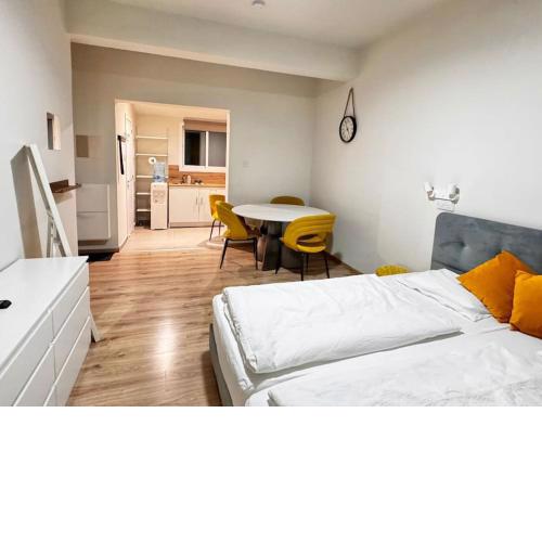 Big Comfort Studio N9 private Kitchenette and Balcony Beach 250m