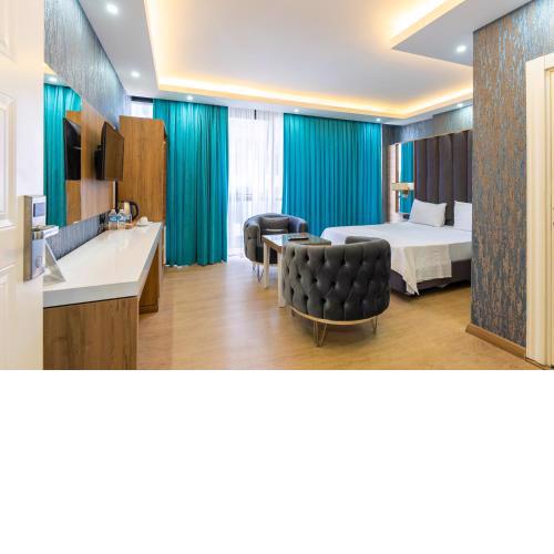 Black Palace Hotel