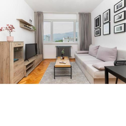 Black Peak Panorama central apartment