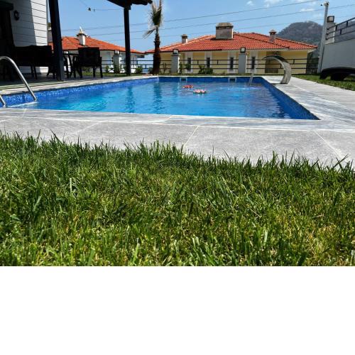 Black Pearl Private Detached Villa with pool & Seaview