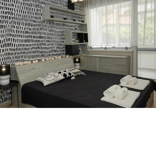 Black & White -1BD Flat in Varna Center