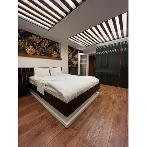 BLACKLAKE OTEL