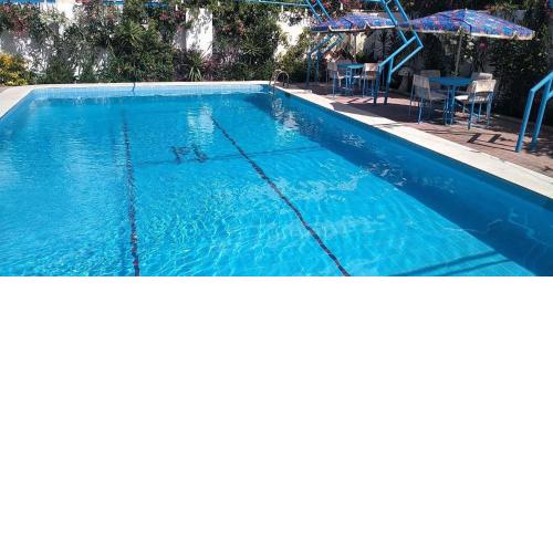 Blue holiday family summer villa - privé pool- AC- 5 bdr- 10 pax