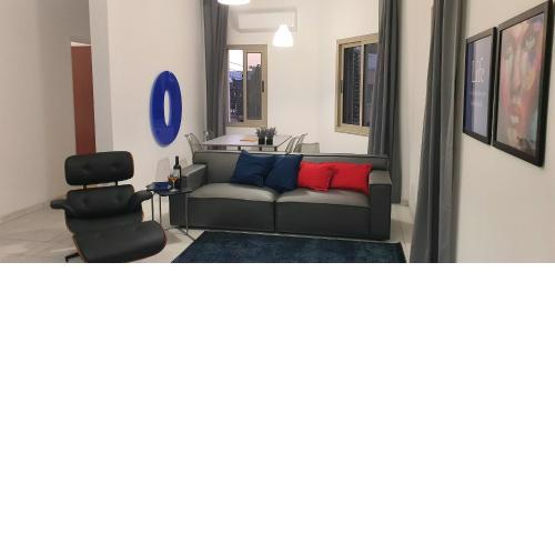 BLUE LUXURY APARTMENT (BREAKBOOKING CY-SERVICES LTD)