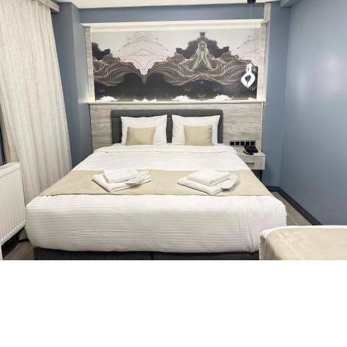 Blue Moonrise Hotel