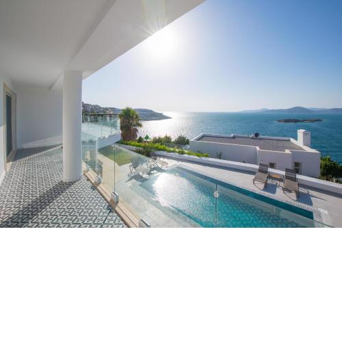 Bodrumda Eşsiz Deniz Manzaralı Lüks Villa Boss 1