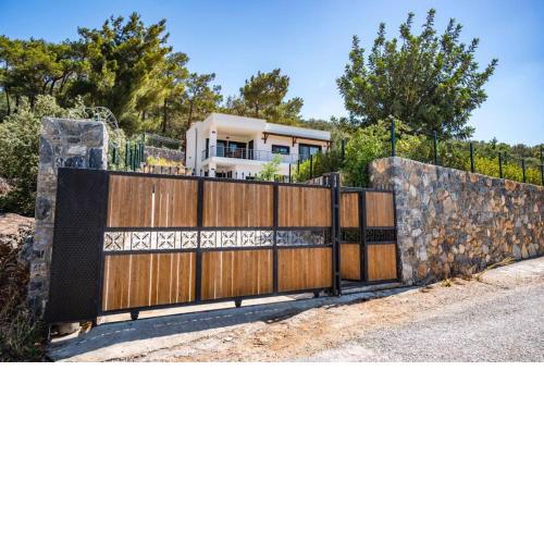 BODRUMDa MÜSTAKİL LÜX KONAK