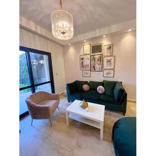 Boho Westown Apartment with Garden Families only