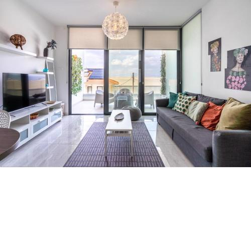 Bonne Heure 1-BR Apt in Larnaca