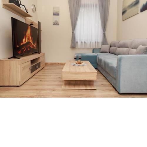 Borovets Gardens 2 Bedroom Apartment E30