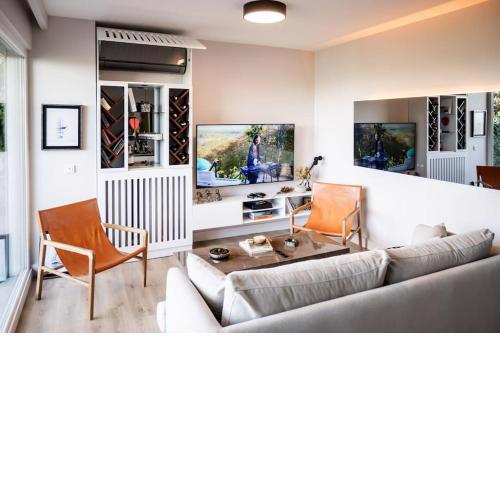 Bosphorus Designer Suite Seperate Guest room