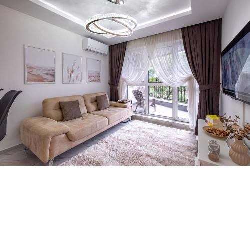 Boutique 1 bedroom apartment with Parking and Port View