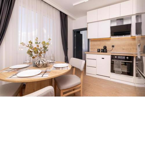 Brand new, 1 bedroom, Steps to Metro, Central location