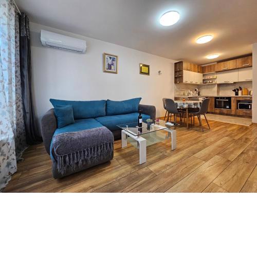 Brand new apartment with free parking near city center
