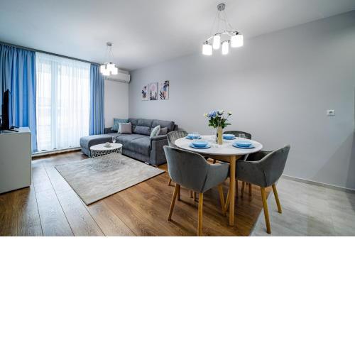 Brand New Downtown Apartment