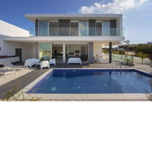 Brand New Luxurious Villa With Pool