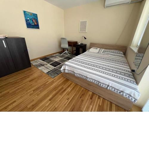 Breeze Reunion Apartment