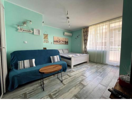 Bright 1BD Apartment with Nice Terrace