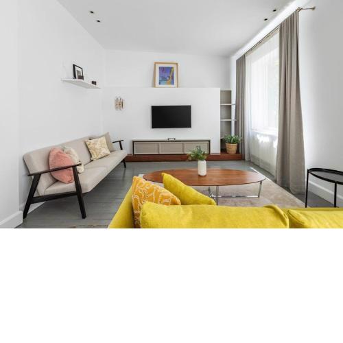 Bright Central Cool 2bed 2 Bath Airy Home #353