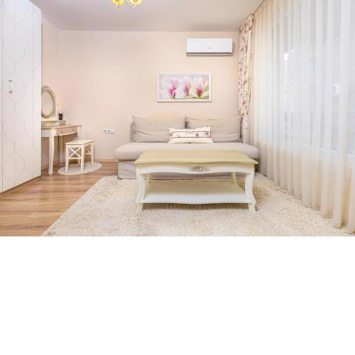 Bright & Cozy 1BD Flat with a Terrace and Parking