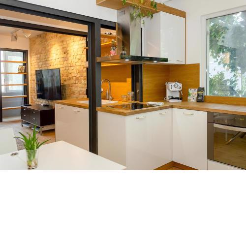 Bright & Spacious 1BD Apartment with a Charming Balcony