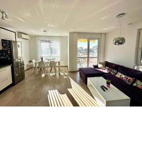 BRIZ apartment; 2 bdr; 6 guests; private parking