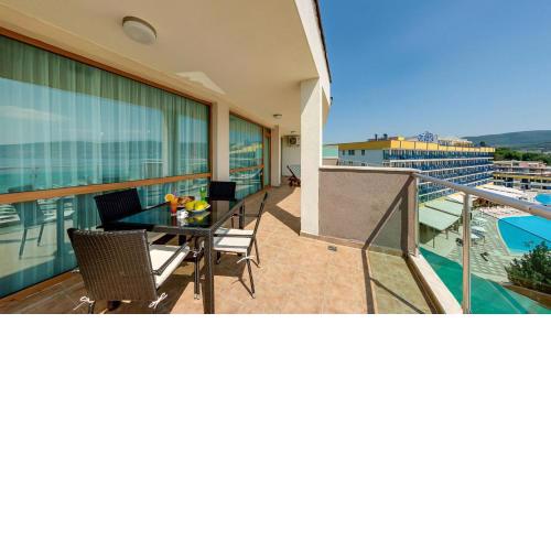 Briz Beach Apartments