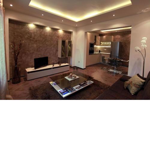 Brown Cottage Apartment