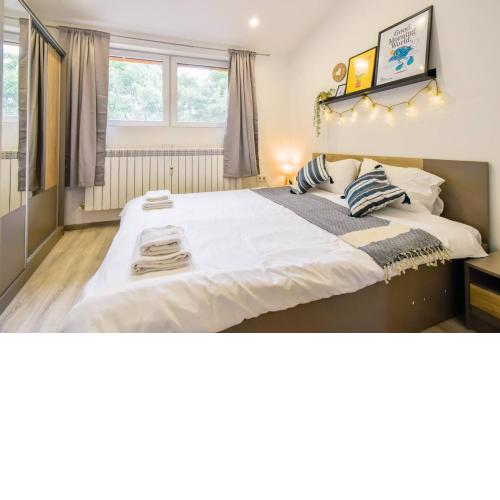Budget Stay Near Sofias Lions Bridge