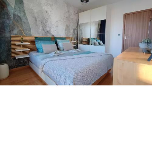 Business Hub Bliss: Modern Comfort