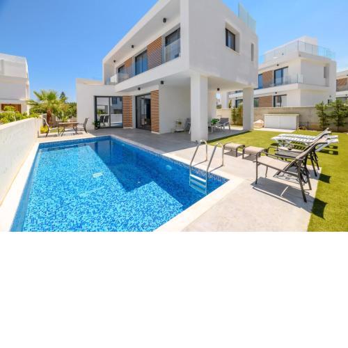 By The beach Villa 3